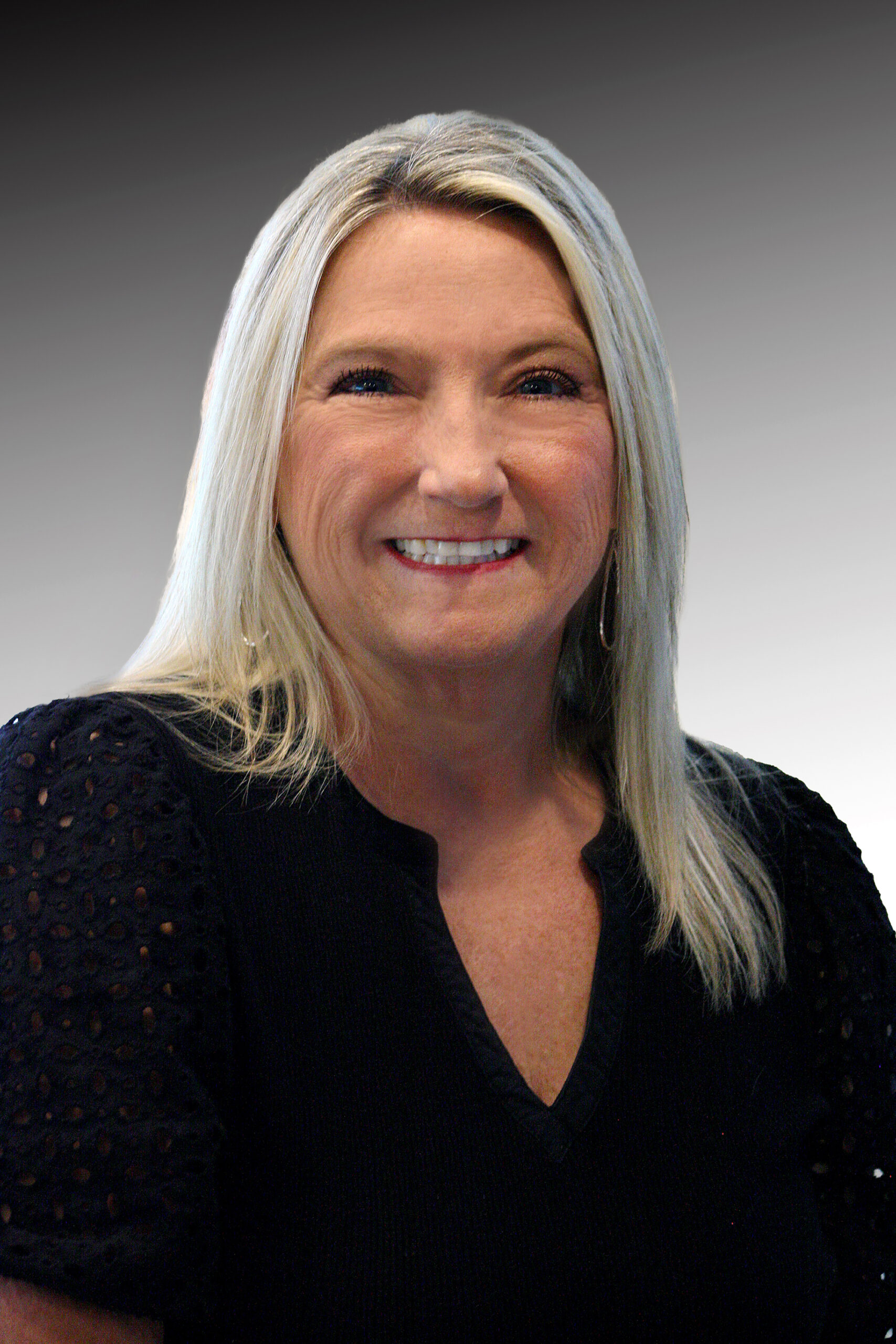 Denise_Headshot0625Hgray2